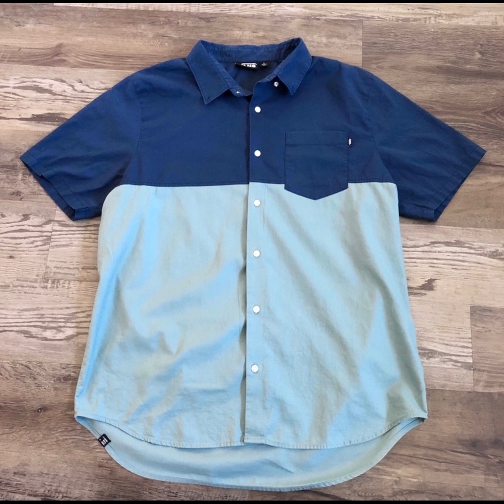 Men’s Vans button up shirt